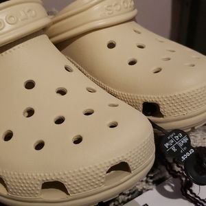 cream colored crocs